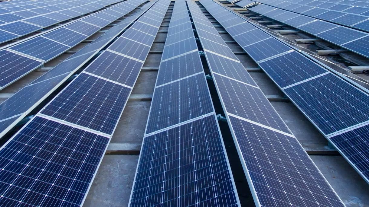 Промисловий масштаб — сотні панелей — SOLAR POWER